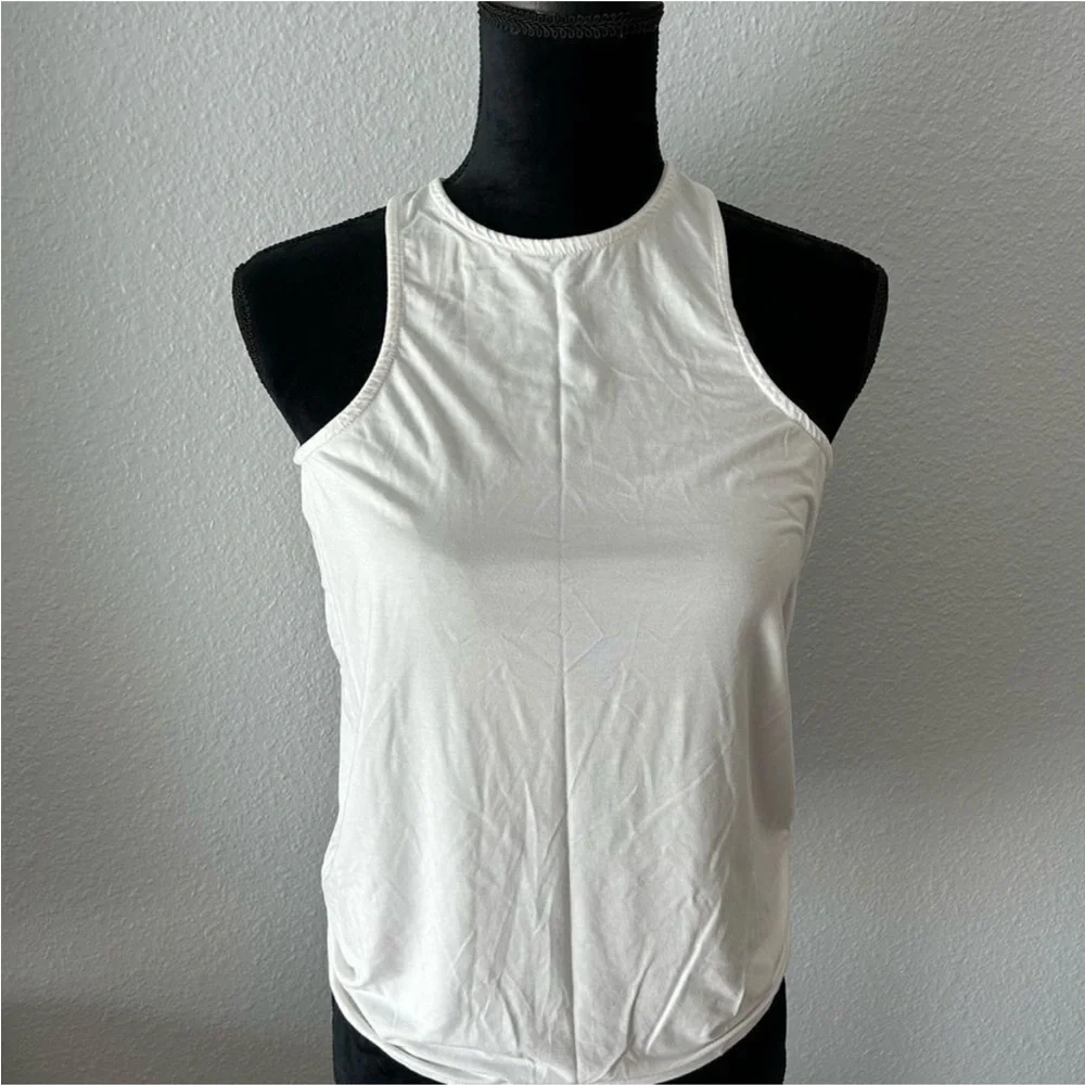 Carbon38 White Open-Back Tie Tank Top – Sleeveless Athletic Style - Picture 3 of 5